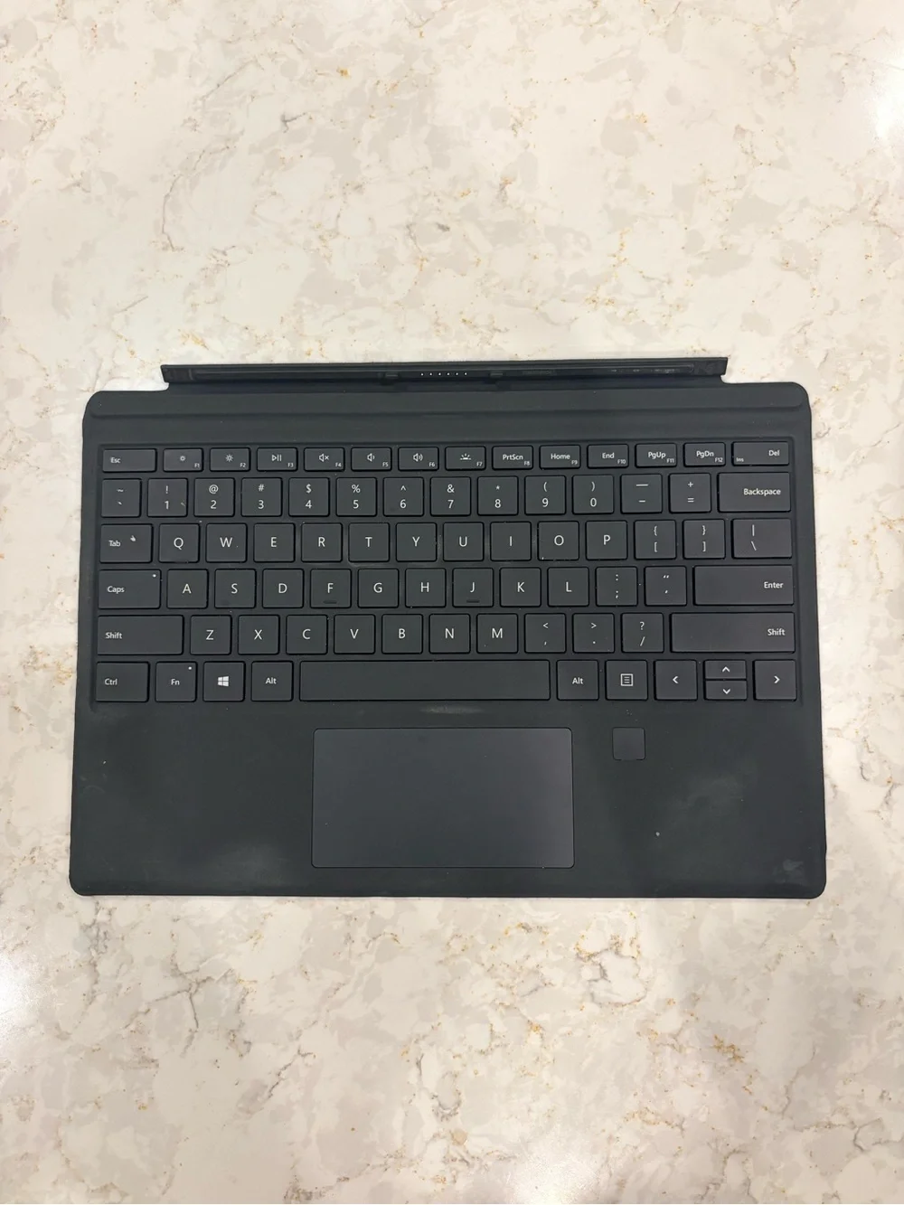 Surface PRO accessories bundle station HDMI cable case